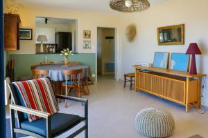 Apartment with a stunning 180 view & private garden 4 guests baby