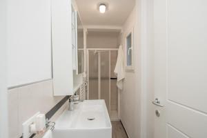 Dalias Home Garden and Private Parking