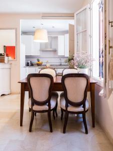 Lirio de Sevilla Apartment with a pool in the old town