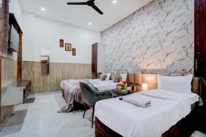 Restin Hotels near Botanical garden and Amity University