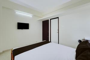 Hotel O Eswar Guest House Padur