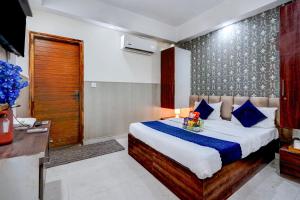 Restin Hotels near Botanical garden and Amity University