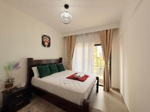 Pinecrest View Apartment