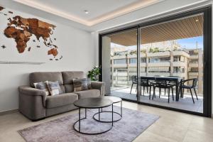 Happy Travel Jade Tower