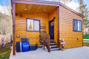 New Luxury Modern Riverside Scandinavian Cabin