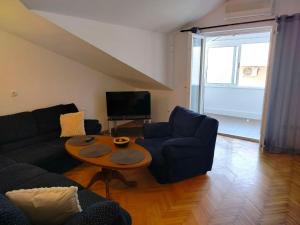 Comfortable Two-Bedroom Apartment 450 m from the Sea