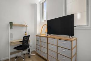 Central CBD Apartment - Flinders St & Fast WiFi!