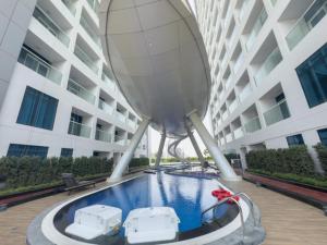 Vacationer Holiday Homes l Elegant 1 Bedroom l Arjan l Pool with View Deck