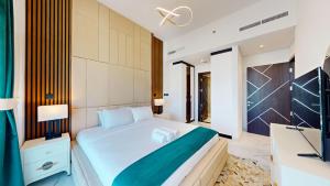 Vacationer Holiday Homes l Elegant 1 Bedroom l Arjan l Pool with View Deck