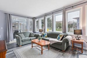 2BDR Condo Steps to Blue Mountain Village - 101 Cachet Crossing