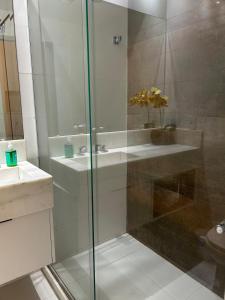 Apto elegante e arejado Copacabana, seg 24 h