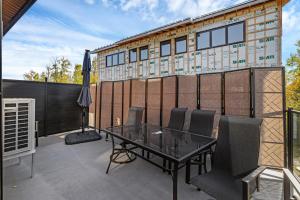 Le Memph Renarde spacious confortable 3 bedroom 2 floor condo salt water pool hot tub Memphremagog Lake