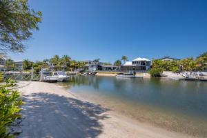 Riverfront Oasis on Noosa Sound