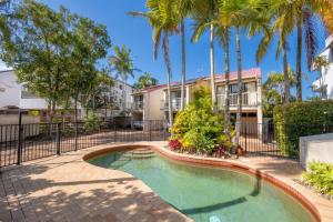Riverfront Oasis on Noosa Sound