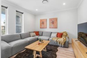 Modern Family Home in Peaceful Pallara 4BR Comfort