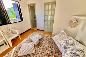 Fantastica Casa 4 Quartos, Com Garagem, 50m do Mar