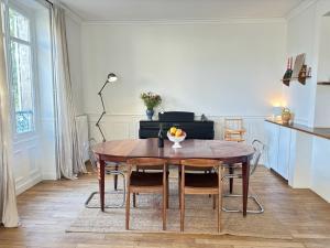 Charming bourgeois house – Précy town centre