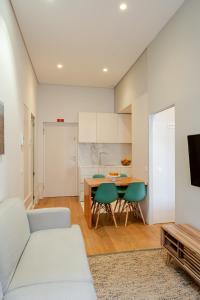 Host Wise - Modern Stuning Flat w Prime Location