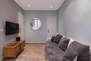 Authentic Nice Old Town, separate bedroom, AC