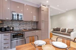 Authentic Nice Old Town, separate bedroom, AC