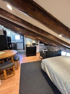 Buhardilla Plaza 2 de Mayo alquiler TEMPORAL