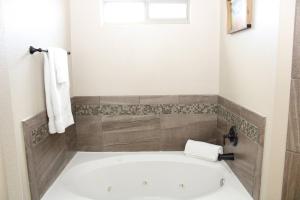 4Br 3Ba 20 mins from Ft Bliss and Oasis Water Park