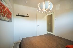 A two-room apartment with a sauna close to the beach and services