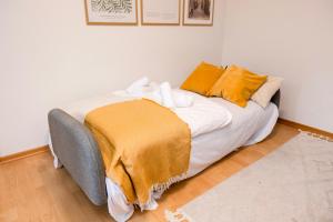 StayTime - Honey Base