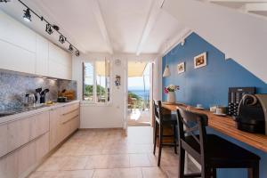 Jean Luc Villa by PaxosRetreats