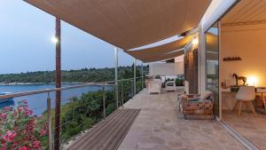 Jean Luc Villa by PaxosRetreats