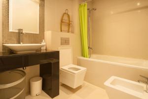 Luxury Golf Aparts Pool View