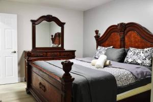 Modern 4BR Lake Escape with Patio & BBQ Area
