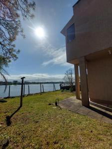 Casa Encanto da Lagoa com acesso à lagoa e pátio cercado