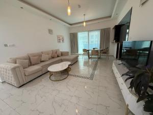 Spacious 1 Bedroom Apartment-Opal Tower Dubai Marina