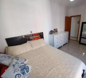 Your refuge in Canto do Forte, 1 block from the beach!