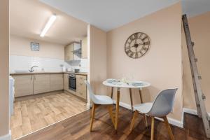 Oxford Road Haven: Modern 1-Bedroom City Escape
