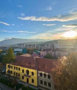 Panoramic SkyView Apartment