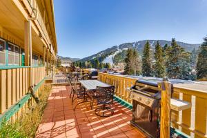 Walk to Ski Slopes! Red River Condo with Fireplace
