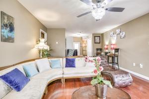 Spacious Family-Friendly Home in Denham Springs!