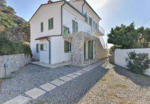 Bilocale Pianosa - riservato e fresco a soli 10 m dal mare