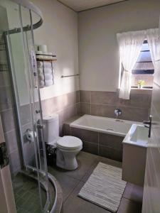 True Star at True North Modern 2 Bed Apartment