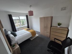 Stunning 4 BedHouse Company Workers Welcome, Parking, Wifi, Netfix