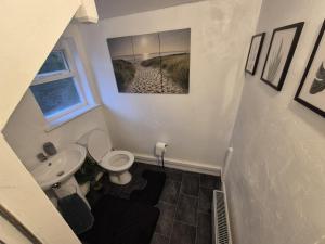 Stunning 4 BedHouse Company Workers Welcome, Parking, Wifi, Netfix