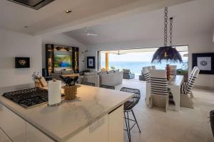 Luxury Ocean Villa in IYARI