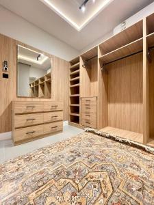 C Living - Executive - AQIQ