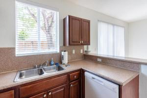 Landing at Seascape Pointe - Homestead