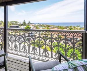 Oceans 21 Caves Beach