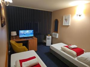 ZAJAZD ALBATROS Rzeszów POKOJE DOMKI APARTAMENTY SPA