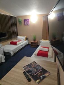 ZAJAZD ALBATROS Rzeszów POKOJE DOMKI APARTAMENTY SPA