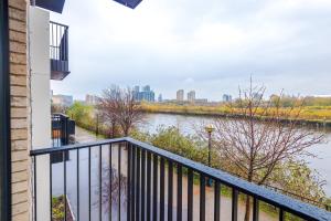 Cosy 1BR Home Near Media City & City Centre